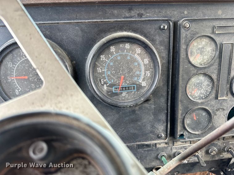 image for item DP8385 1993 International  9400 dump truck