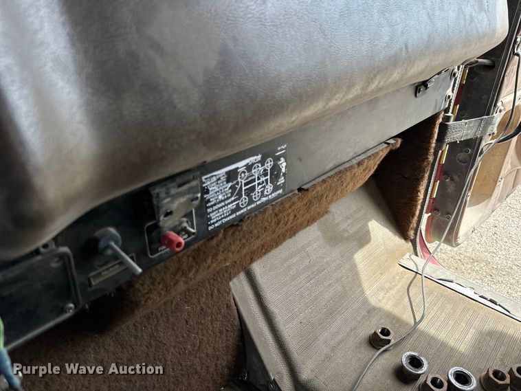 image for item DP8385 1993 International  9400 dump truck