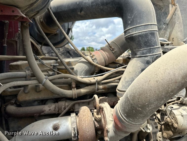 image for item DP8385 1993 International  9400 dump truck