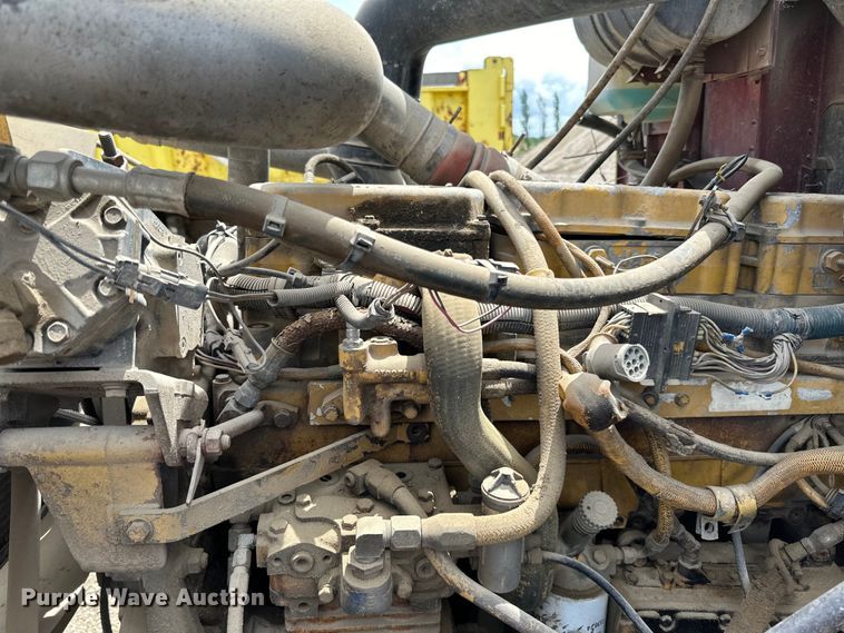 image for item DP8385 1993 International  9400 dump truck