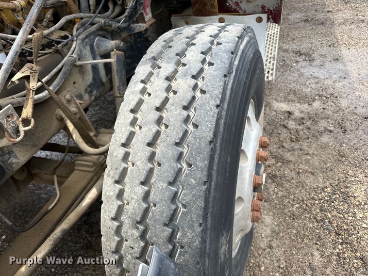 image for item DP8385 1993 International  9400 dump truck