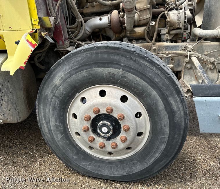 image for item DP8385 1993 International  9400 dump truck