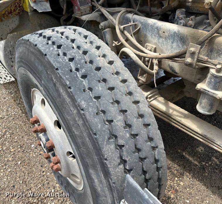 image for item DP8385 1993 International  9400 dump truck