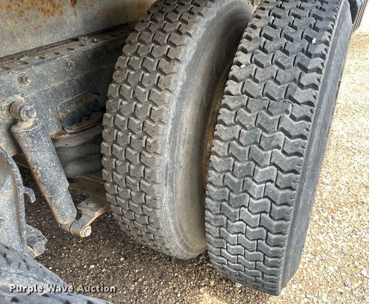 image for item DP8385 1993 International  9400 dump truck