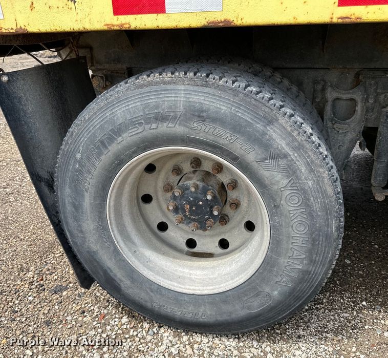 image for item DP8385 1993 International  9400 dump truck