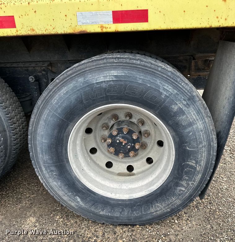 image for item DP8385 1993 International  9400 dump truck