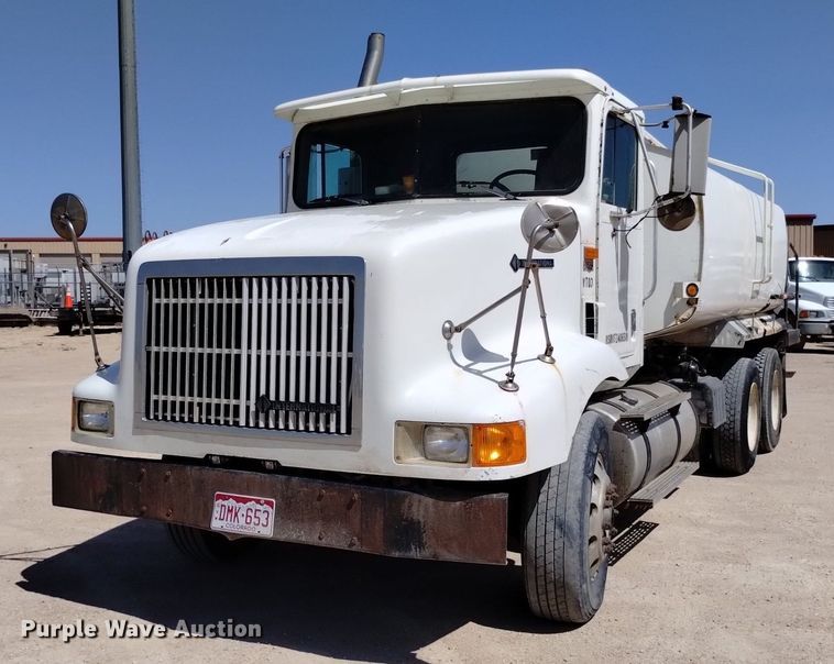 image for item DQ6111 1997 International  9200 water truck