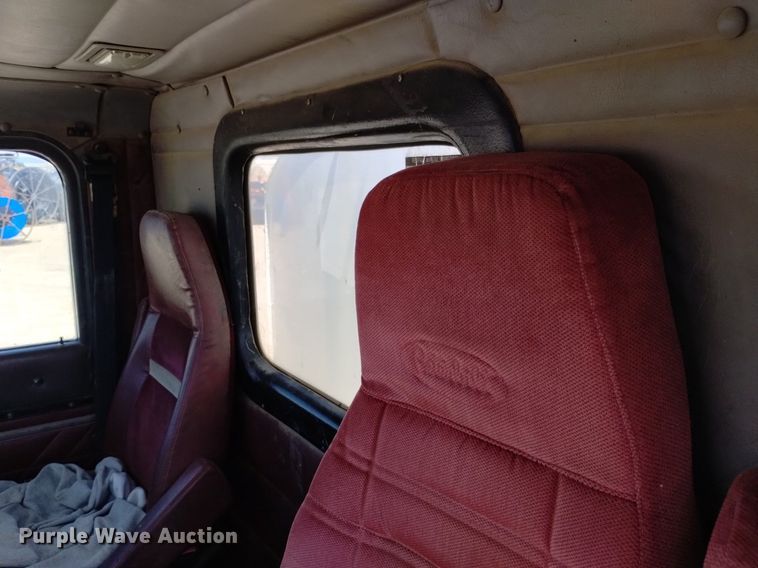 image for item DQ6111 1997 International  9200 water truck