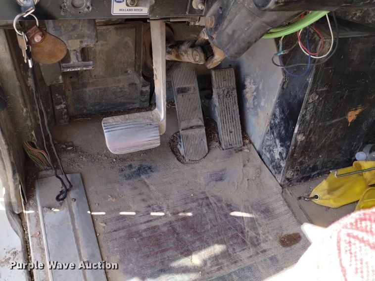 image for item DQ6111 1997 International  9200 water truck