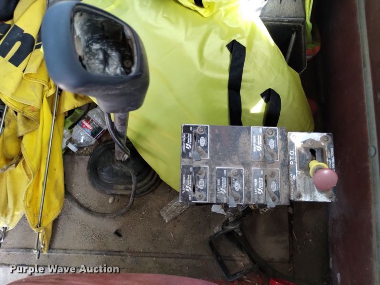 image for item DQ6111 1997 International  9200 water truck