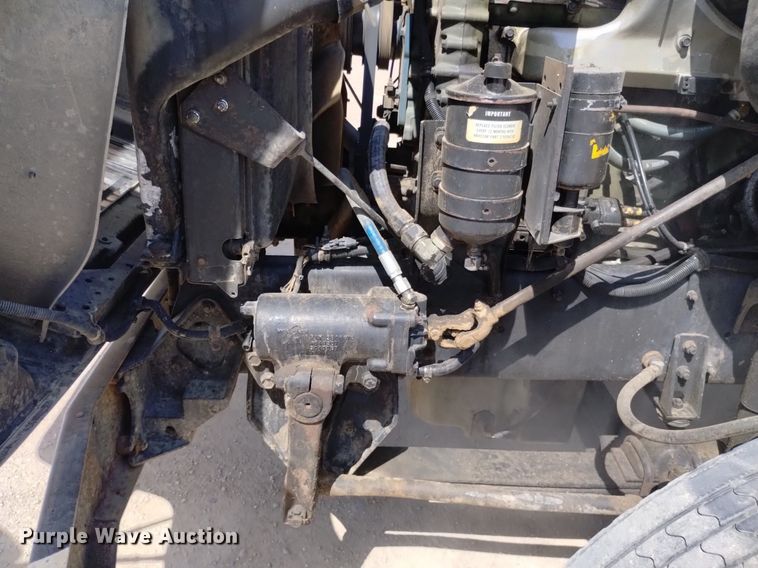 image for item DQ6111 1997 International  9200 water truck