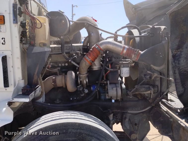 image for item DQ6111 1997 International  9200 water truck