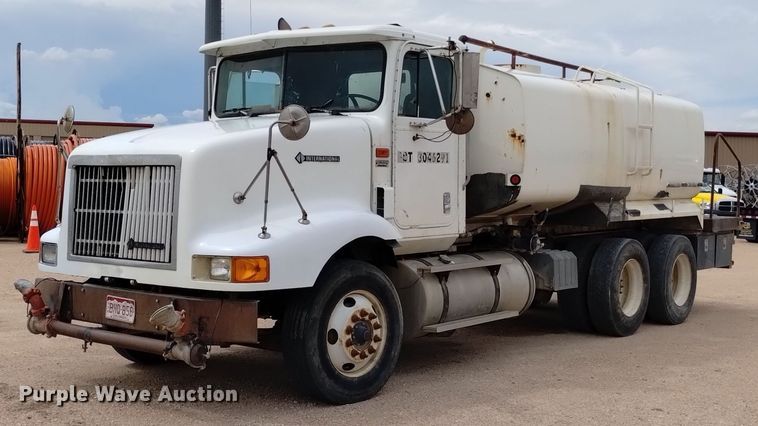 image for item DQ6112 1997 International 9200 water truck