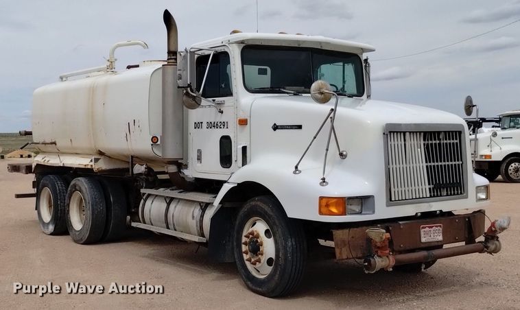 image for item DQ6112 1997 International 9200 water truck