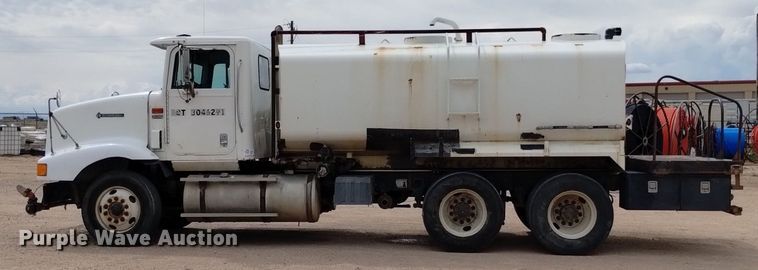 image for item DQ6112 1997 International 9200 water truck