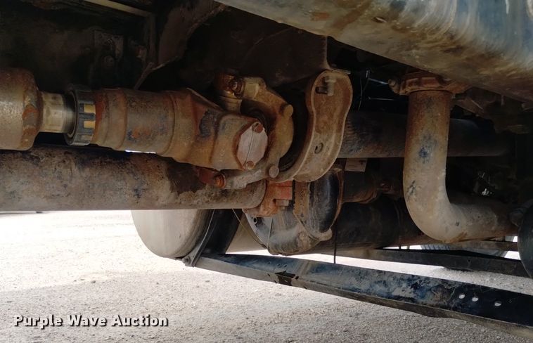 image for item DQ6112 1997 International 9200 water truck