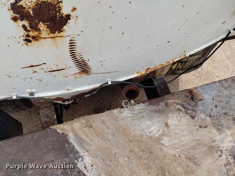 image for item DQ6112 1997 International 9200 water truck