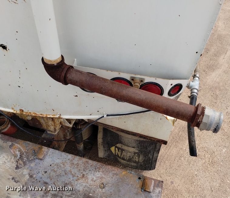 image for item DQ6112 1997 International 9200 water truck