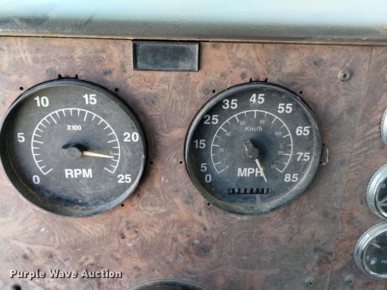 image for item DQ6112 1997 International 9200 water truck