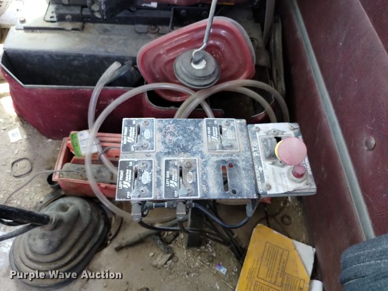 image for item DQ6112 1997 International 9200 water truck