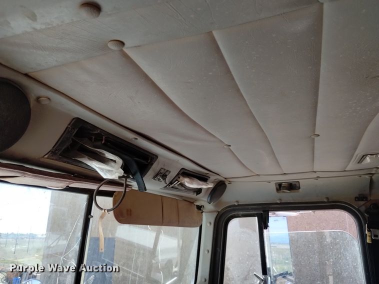 image for item DQ6112 1997 International 9200 water truck