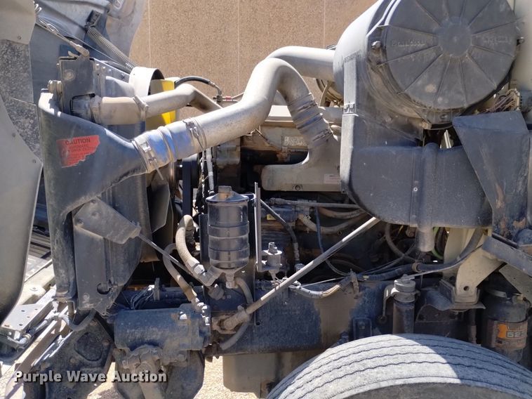 image for item DQ6112 1997 International 9200 water truck