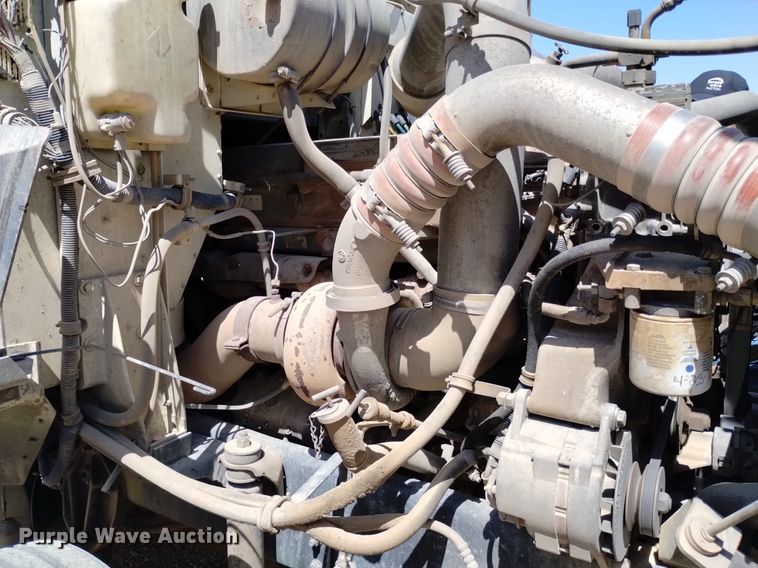 image for item DQ6112 1997 International 9200 water truck