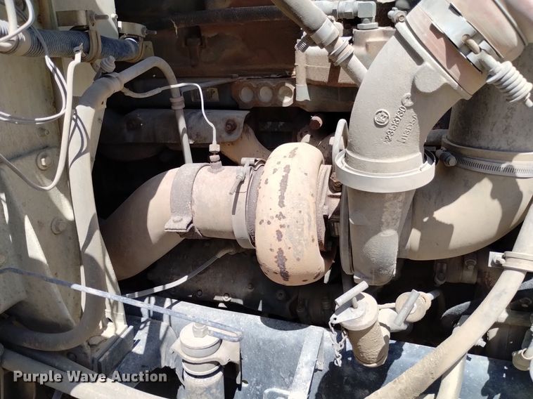 image for item DQ6112 1997 International 9200 water truck