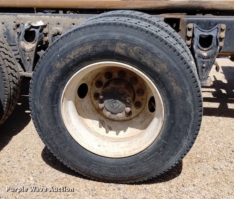 image for item DQ6112 1997 International 9200 water truck