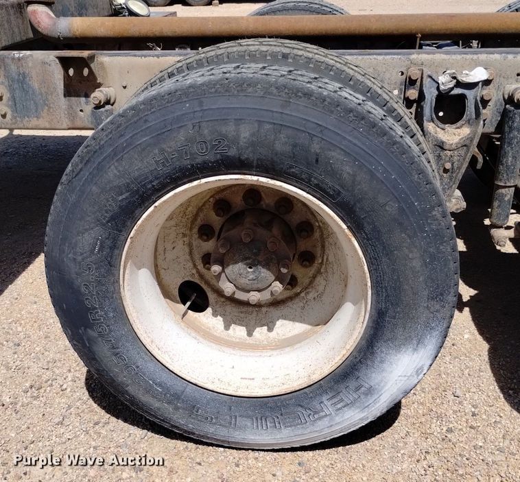 image for item DQ6112 1997 International 9200 water truck