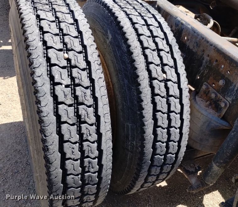 image for item DQ6112 1997 International 9200 water truck