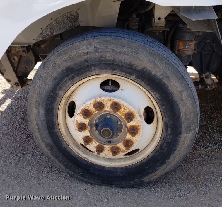 image for item DQ6112 1997 International 9200 water truck