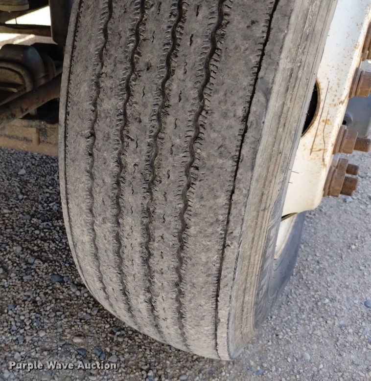 image for item DQ6112 1997 International 9200 water truck