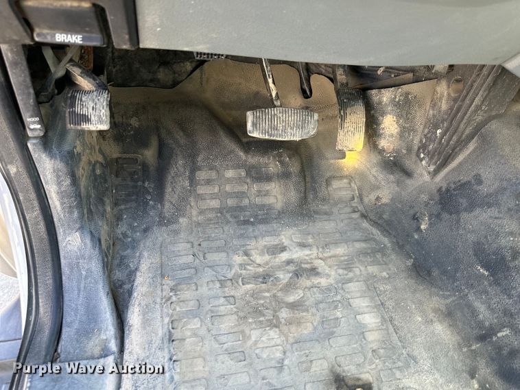 image for item DQ6434 2016 Ford F550 Super Duty XL flatbed truck