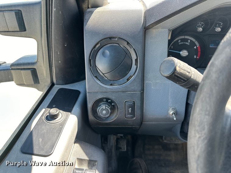 image for item DQ6434 2016 Ford F550 Super Duty XL flatbed truck