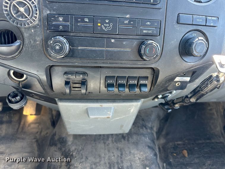 image for item DQ6434 2016 Ford F550 Super Duty XL flatbed truck