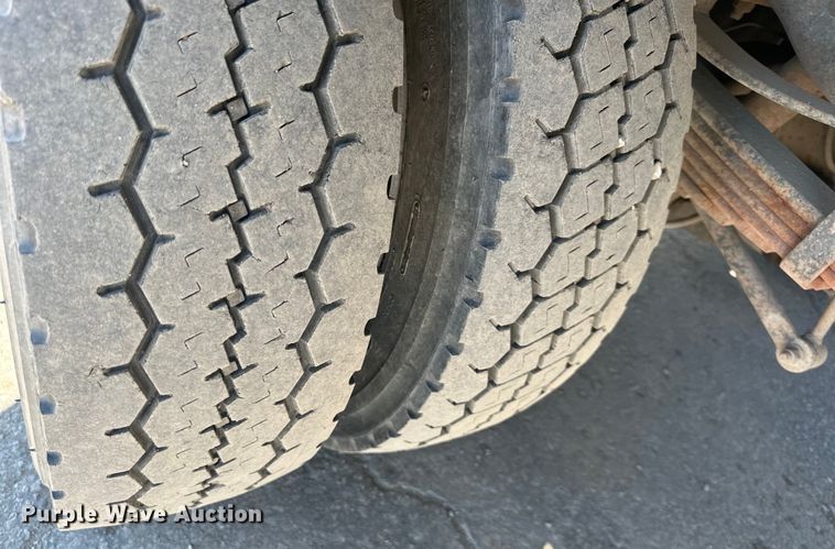 image for item DQ6434 2016 Ford F550 Super Duty XL flatbed truck