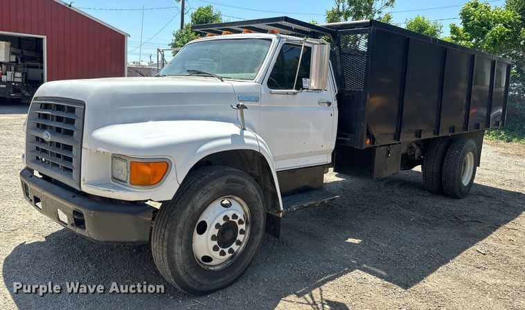 image for item DQ6772 1995 Ford F700 dump truck