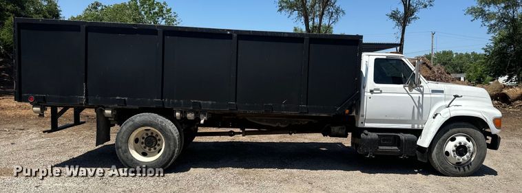 image for item DQ6772 1995 Ford F700 dump truck