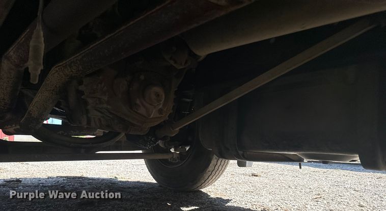 image for item DQ6772 1995 Ford F700 dump truck