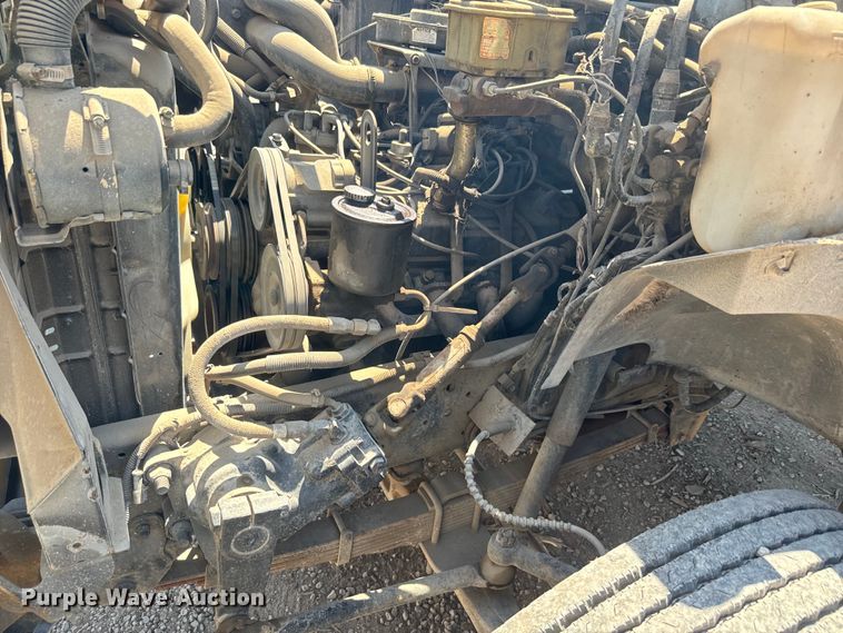 image for item DQ6772 1995 Ford F700 dump truck