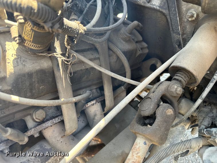 image for item DQ6772 1995 Ford F700 dump truck