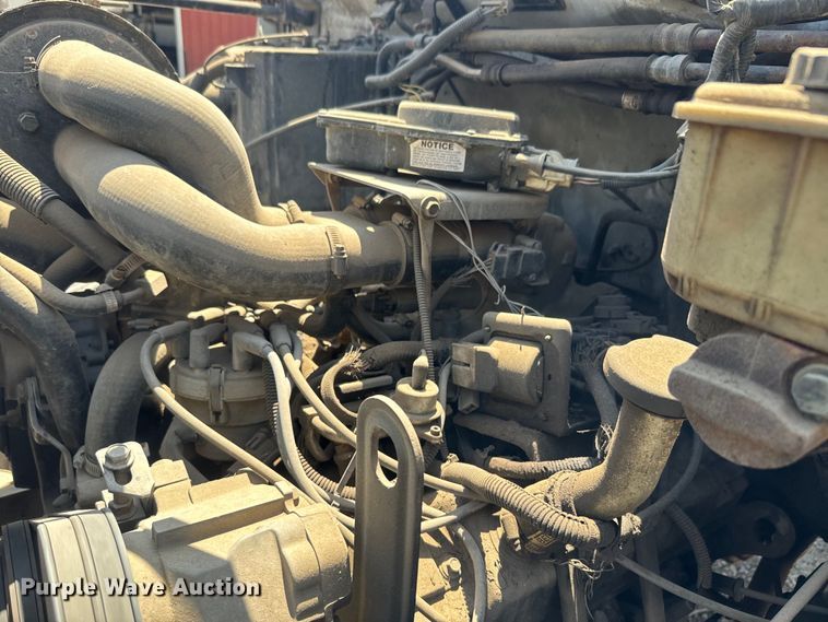 image for item DQ6772 1995 Ford F700 dump truck