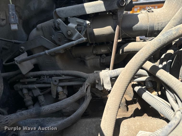 image for item DQ6772 1995 Ford F700 dump truck