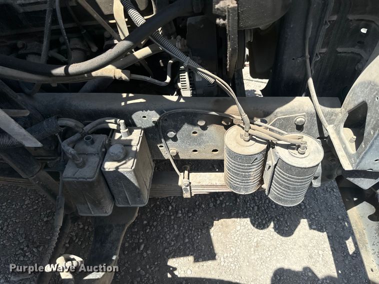 image for item DQ6772 1995 Ford F700 dump truck