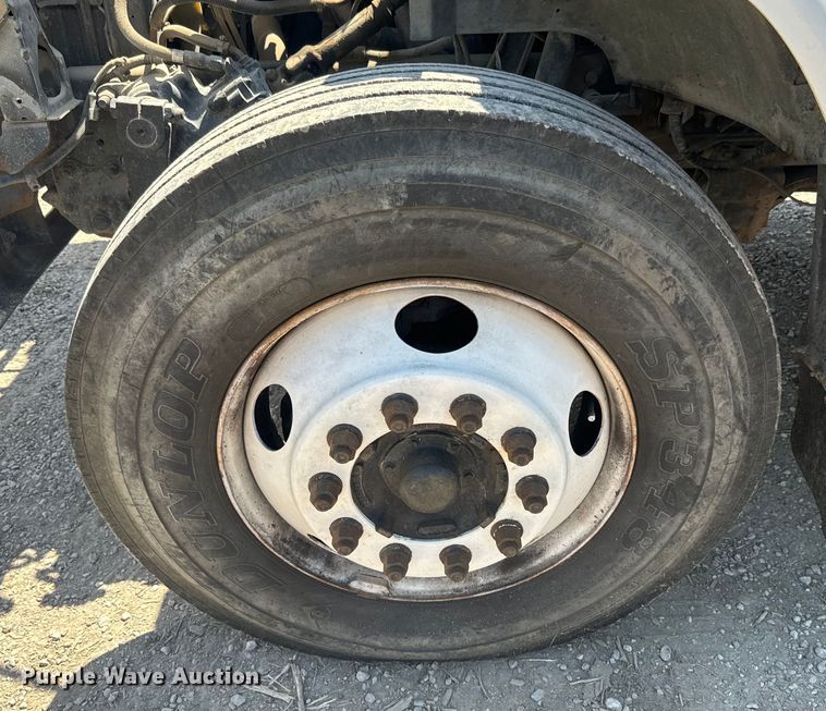 image for item DQ6772 1995 Ford F700 dump truck