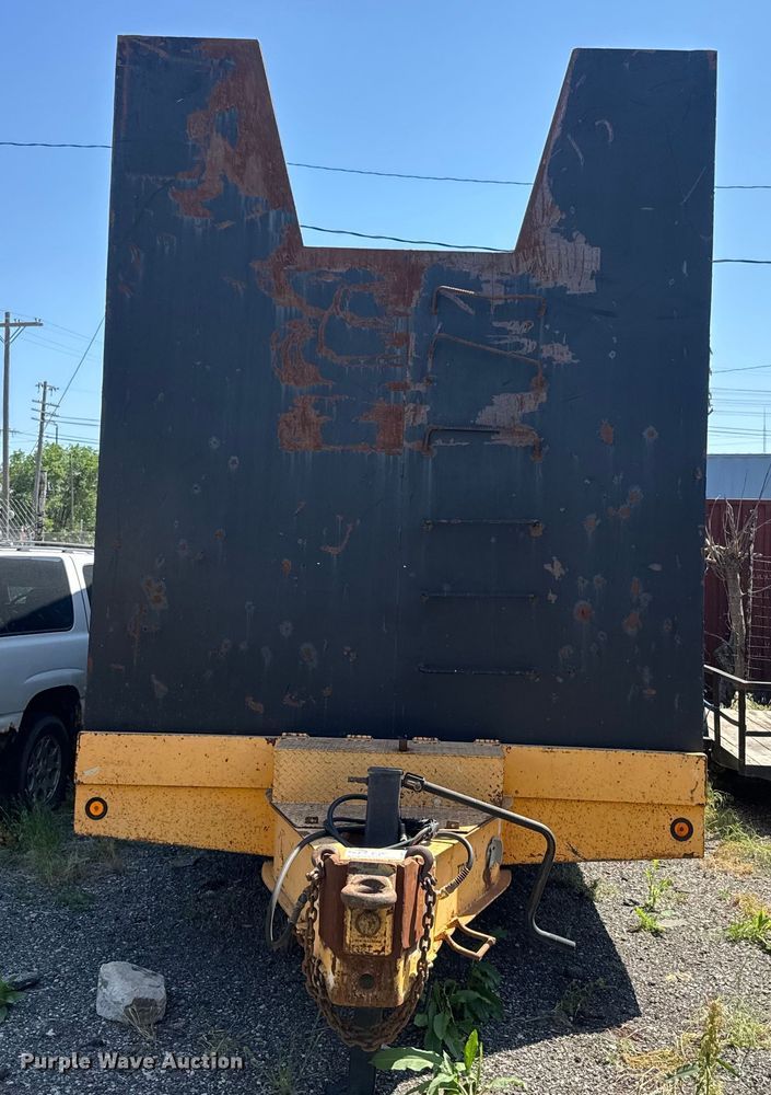 image for item DQ6773 2007 Interstate  equipment trailer