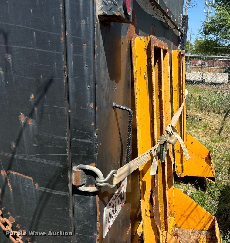 image for item DQ6773 2007 Interstate  equipment trailer