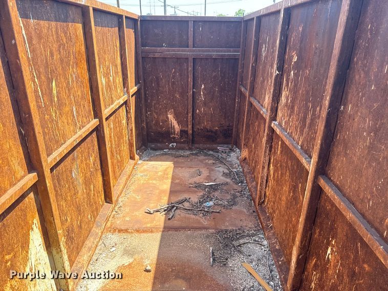 image for item DQ6773 2007 Interstate  equipment trailer