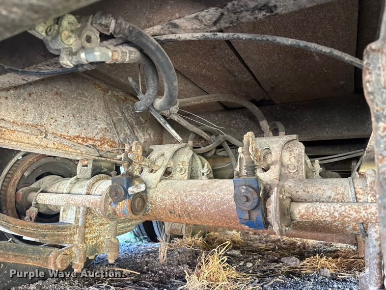 image for item DQ6773 2007 Interstate  equipment trailer